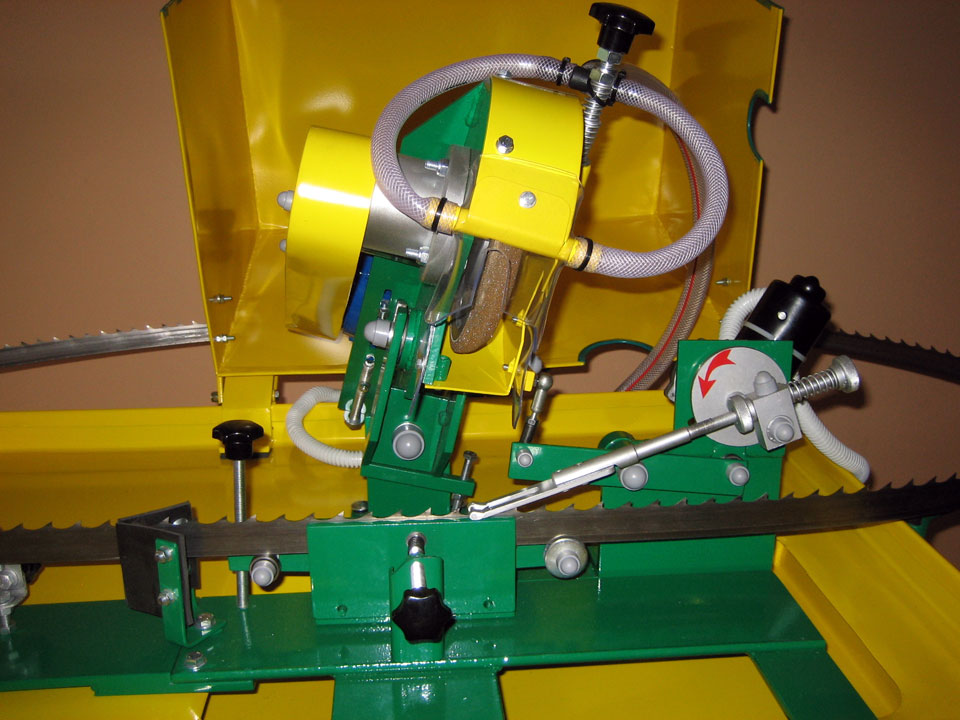 brúska na pásovú pílu