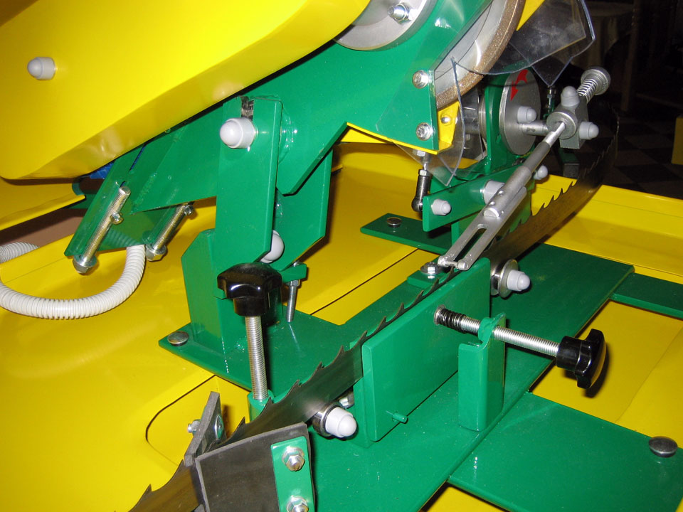 brúska na pásovú pílu